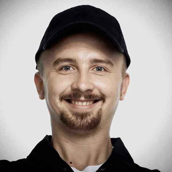 https://redeswilliam.com/wp-content/uploads/2018/09/our_team_03.jpg